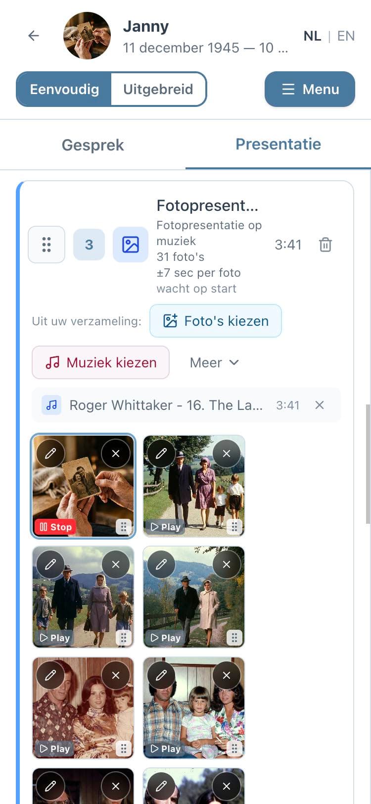 Een fotopresentatie op muziek op een telefoon: het gekozen nummer met daaronder de foto’s in volgorde